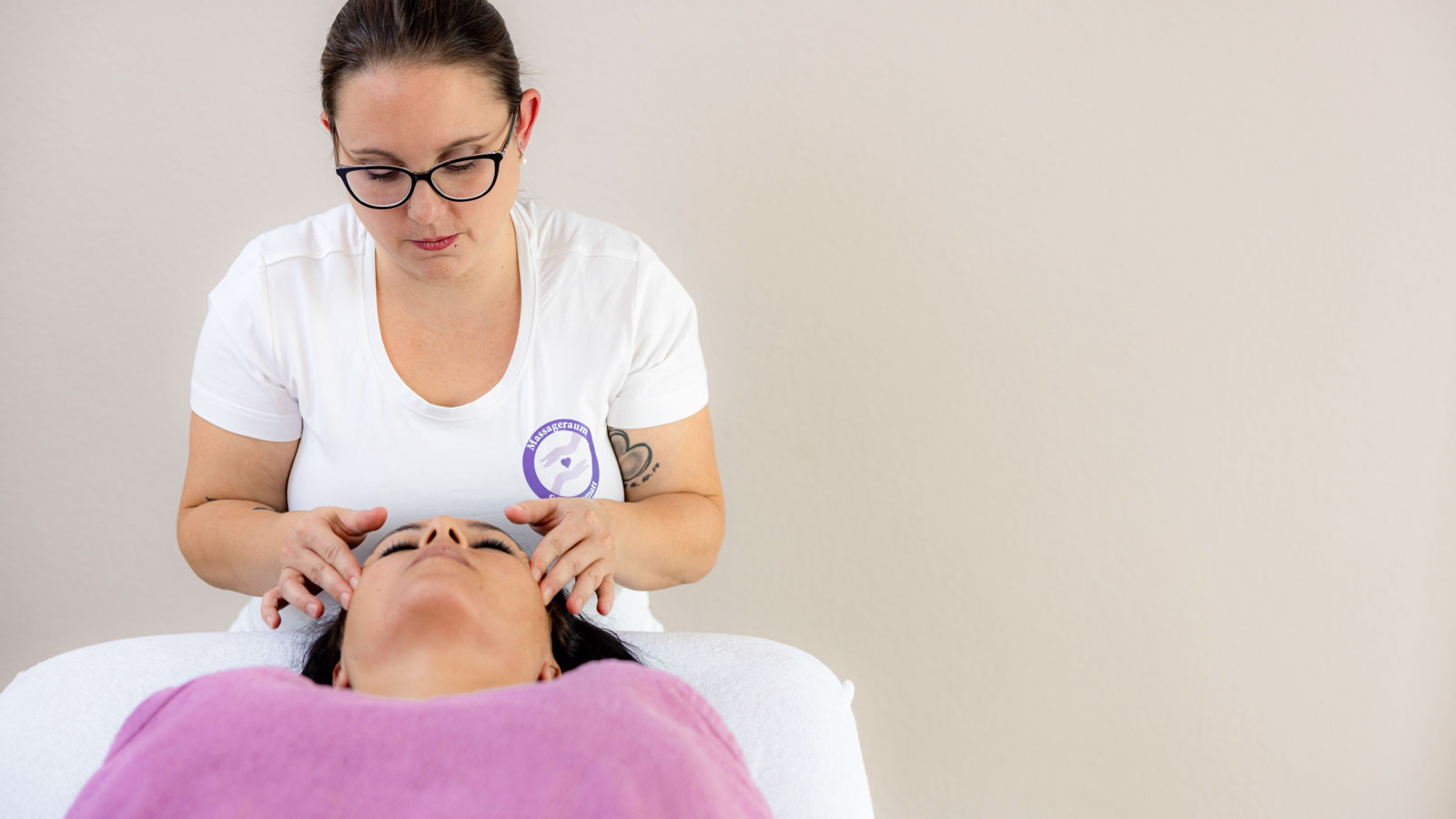 Lorena Portrait während Massage